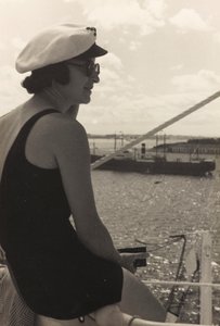 Pareja a bordo del crucero "Oceania", del álbum "At the Edge of Oceania 28th July to 10th August 1935".