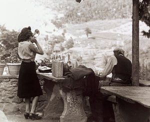 Gente durante un picnic, c.1955-60 (foto b/n) de Vincenzo Balocchi