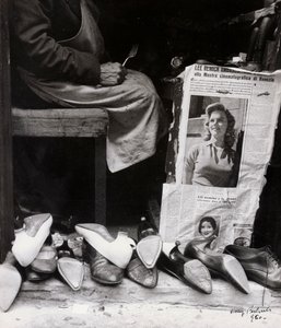 El zapatero (foto b/n) de Vincenzo Balocchi