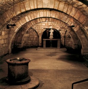 Cripta de San Antolín, Catedral de Palencia, España, siglo VII de Visigothic