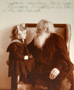 El autor ruso Leo Tolstoy con su nieta Tatiana, Yasnaya Polyana, Rusia, c1910 de Vladimir Grigorievich Chertkov
