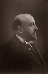 " Alexander Campbell Mackenzie (1847-1935) Compositor y director de orquesta escocés. Director de la Real Academia de Música de Londres (1887-1924). (woodburytype) de W. and D. (after) Downey