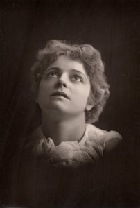 "Olga Brandon (n1865) Actriz nacida en Australia. (woodburytype) de W. and D. (after) Downey
