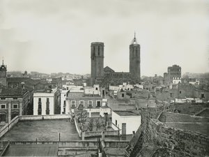 Parte de la ciudad vieja con catedral, Barcelona, España, 1895 de W and S Ltd