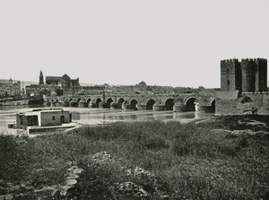 El puente romano, Córdoba, España, 1895