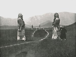 El acercamiento a la ciudad, Nankín, China, 1895 de W and S Ltd