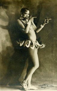 Josephine Baker con su famoso traje de Banana c.1927 (foto b/n)