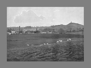 Glastonbury y el Tor, c1900 de Walter Tully
