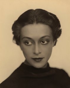 Retrato de una joven, Trieste, c.1928 (gelatina de plata)