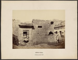 Medinet-Habou, a Tebas, premiere cour de Wilhelm Hammerschmidt