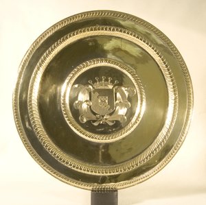 Salva de Carlos II sobre pie de William (attr. to) Normal