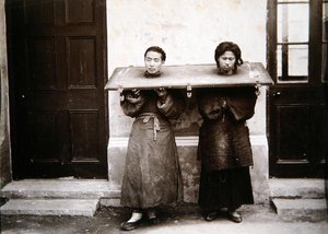 Convictos chinos, c.1880 (albúmina) de William (attr. to) Saunders