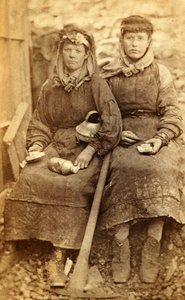 Trabajadores de la fábrica de hierro de Tredegar, Gales de William Clayton