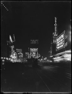 Carteles iluminados en Times Square, Nueva York, 1917 de William Davis Hassler