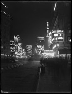 Carteles iluminados en Times Square, Ciudad de Nueva York, 1917 de William Davis Hassler