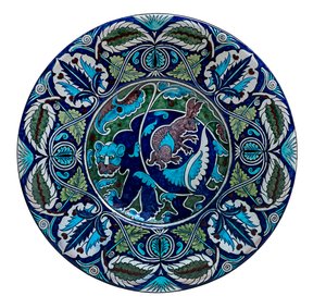 Plato de Oso y Liebre de William de Morgan