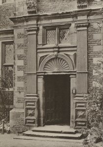 Puerta, Aston Hall, Warwickshire (foto en b/n) de William Galsworthy Davie
