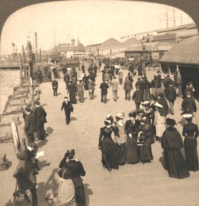 El desembarco del vapor oceánico, Liverpool, Inglaterra, 1901 de Works and Sun Sculpture Studios