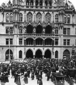 Concierto al aire libre en el Ayuntamiento, Múnich, Alemania, c1900s de Wurthle and Sons