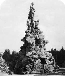 La fuente en el Palacio de Herrenchiemsee, Baviera, Alemania, c1900s de Wurthle and Sons