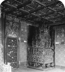 El horno en la Cámara de los Príncipes, Festung Hohensalzburg, Salzburgo, Austria, c1900s de Wurthle and Sons