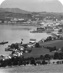 El frente del lago en Gmunden, Salzkammergut, Austria, c. 1900s de Wurthle and Sons