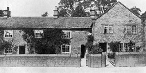 Casas en Eyam, donde estalló la Gran Plaga, Derbyshire, 1924-1926 de York and Son
