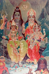 Dios Shiva y diosa Parvati con su hijo Ganesha de . .