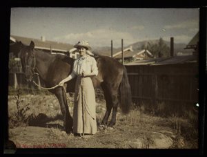 Madaline Bradbury y Chiketa, Santa Bárbara, c. 1915 de Frederick (attr. to) Barnard