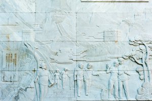Relieve de mármol que representa personas; Gran Muralla; sección de Jinshanling; República Popular de China