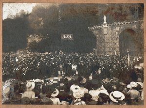 Peregrinación de Lourdes. 1910 (foto en blanco y negro) de . .
