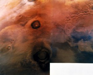 Volcanes en la superficie del planeta Marte de Frederick (attr. to) Barnard