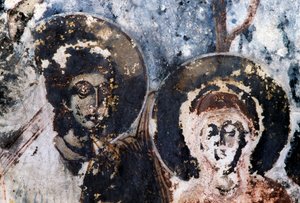 Santos, fresco dañado en la iglesia de Agios Vasileios, Vavouledo, Creta, Grecia