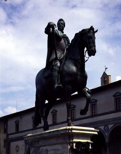 Estatua ecuestre del Gran Duque Fernando I (c.1123-90) vista lateral del caballo y jinete de Giambologna