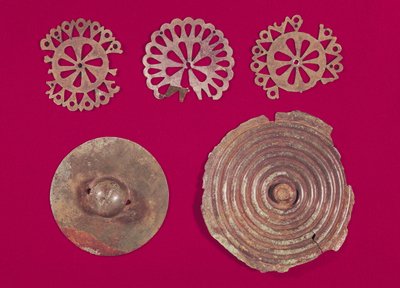 Accesorios de un carro, de la tumba de una princesa de Vix de (after) Celtic School