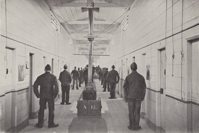 Reunión de gamberros, prisión de Borstal (foto en blanco y negro) de (after) English photographer
