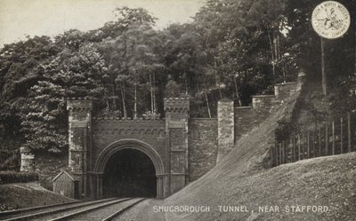 Túnel de Shugborough, cerca de Stafford (foto b/n) de (after) English photographer