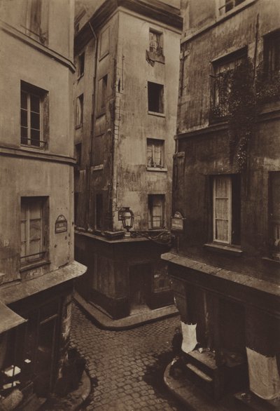 Cruce de las calles Mondetour, Pirouette y de la Petite-Truanderie en 1886 de (after) French Photographer