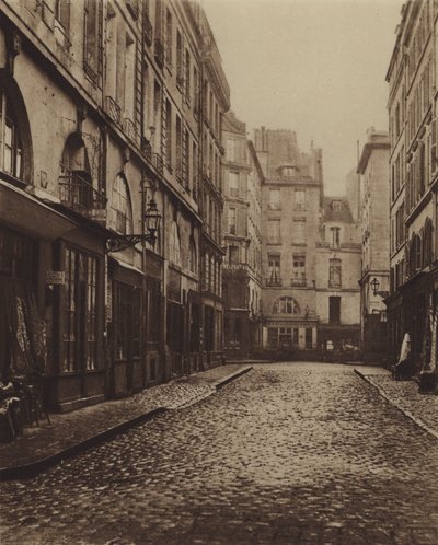 La calle Childebert, tomada desde la calle de Erfurth en 1866 de (after) French Photographer