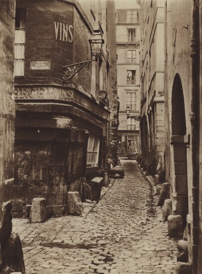 Calle Glatigny en 1865, tomada desde el lado del muelle de (after) French Photographer