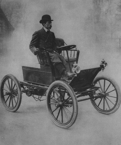 Santos Dumont conduciendo su coche de (after) French Photographer