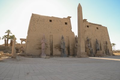 El templo de Luxor, arquitectura del Antiguo Egipto en Luxor de Albert Mansour