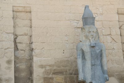 El templo de Luxor, arquitectura del Antiguo Egipto en Luxor de Albert Mansour