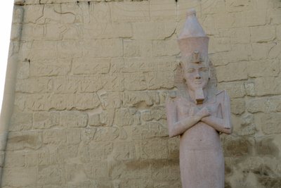 El templo de Luxor, arquitectura del Antiguo Egipto en Luxor de Albert Mansour