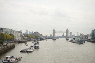 El Puente de Londres sobre el río Támesis, en el corazón de Londres de Albert Mansour