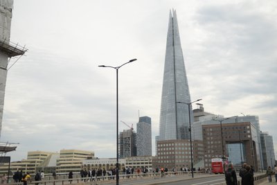 El Puente de Londres sobre el río Támesis, en el corazón de Londres de Albert Mansour