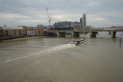 El Puente de Londres sobre el río Támesis, en el corazón de Londres de Albert Mansour