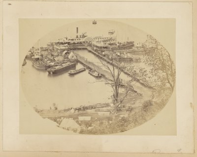 [Muelle Inferior, Belle Plain, Cuerpo de Construcción USMRR.] [Mayo 16,1864]. de A.J. Russell