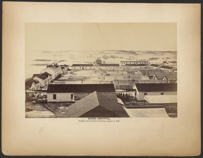 Hospital Sickel, mirando hacia el Seminario Fairfax, 5 de enero de 1864. de A.J. Russell
