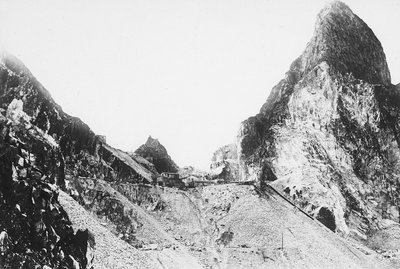 Cantera de mármol en los Alpes Apuanos, Toscana de A. Corsini